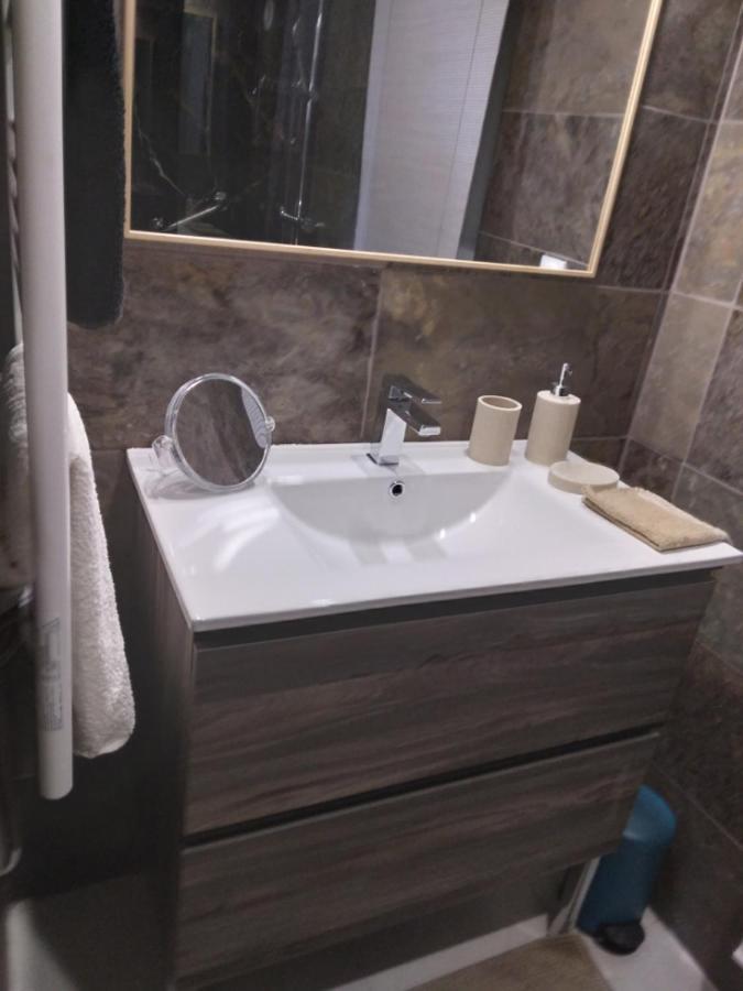Le Spot 577 Bed and Breakfast La Ciotat Buitenkant foto